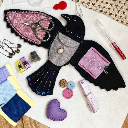 🎁 👩Premium Pick for Sewing Lovers -The Crow Sewing Pouch（The Best Gift for Mom）❤️🧵