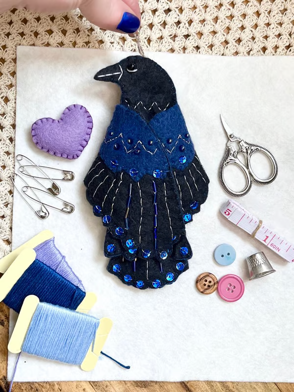 🎁 👩Premium Pick for Sewing Lovers -The Crow Sewing Pouch（The Best Gift for Mom）❤️🧵